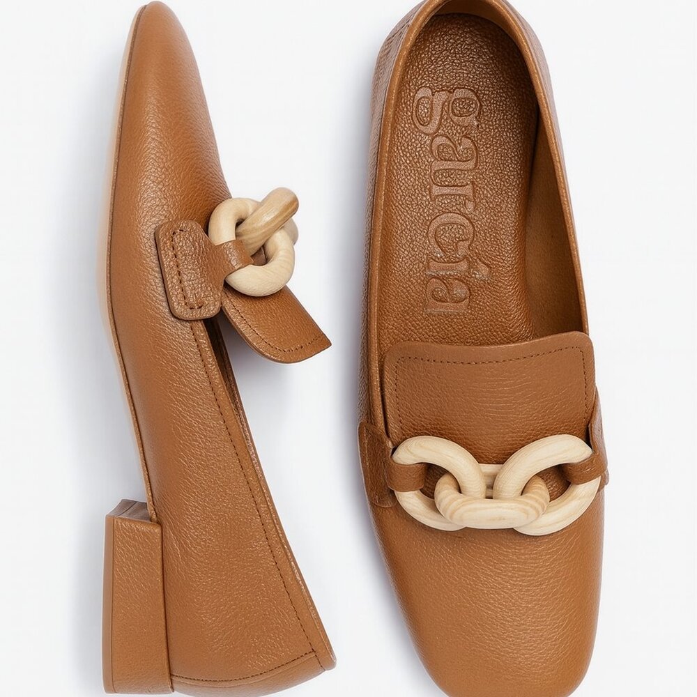 ✨ Pedro García Gizi Loafer – Leather with Walnut Chain Accent (EU 37.5 / US 7,